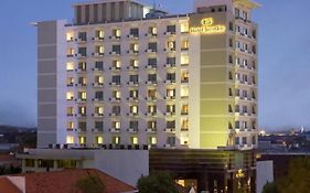 Hotel Santika Pandegiling - Surabaya